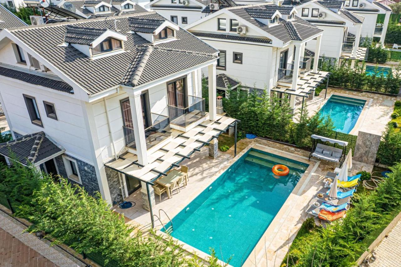 4 Bedroom Holiday Villa In Hisaroenue Oeluedeniz- Gold Rose Fethiye Buitenkant foto